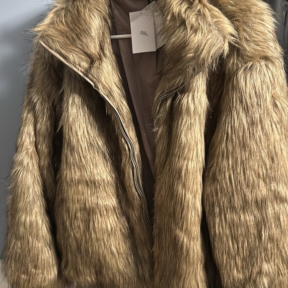 Fluffy jacket - Picture 9 of 9